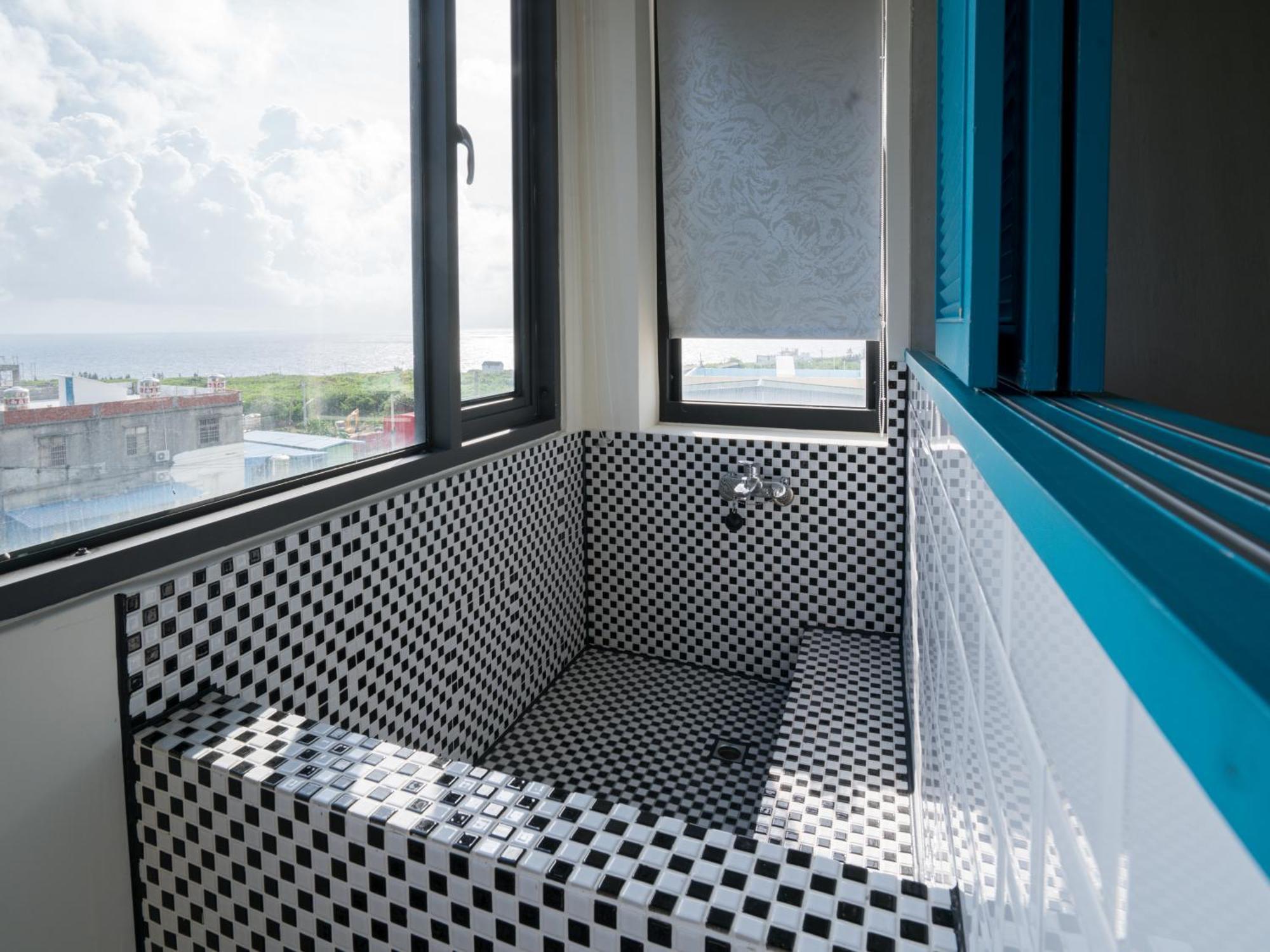 琉球茶室 現代館 Bed & Breakfast Xiaoliuqiu Exterior photo